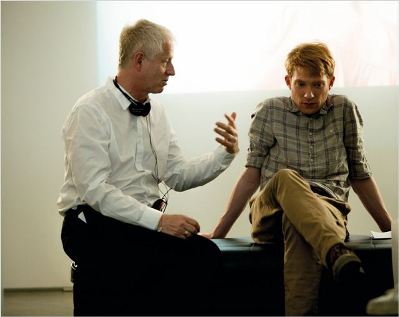richard curtis con domhnall gleeson sul set di about time